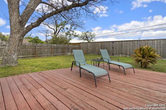 Listing photo id 25 for 116 Gardenview S