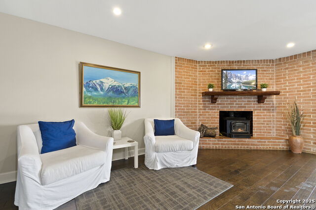 Listing photo id 7 for 116 Gardenview S