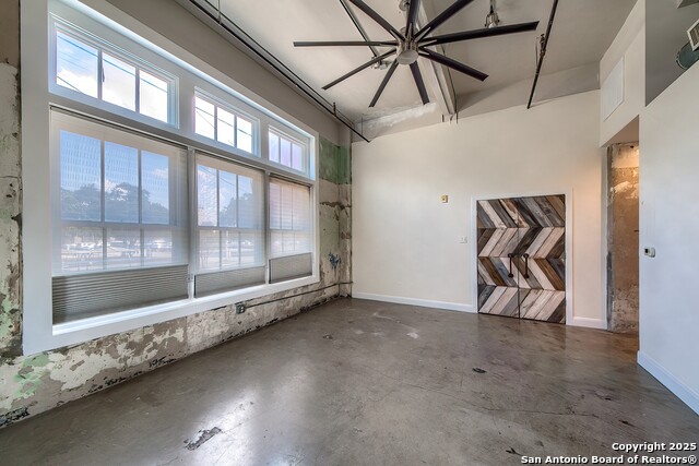 Listing photo id 9 for 831 Flores St S 2101