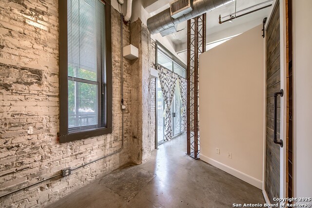Listing photo id 13 for 831 Flores St S 2101
