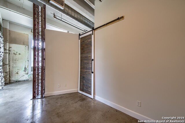 Listing photo id 14 for 831 Flores St S 2101