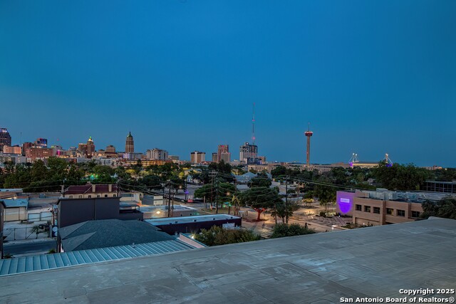 Listing photo id 29 for 831 Flores St S 2101