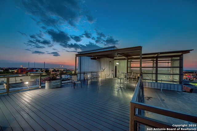 Listing photo id 35 for 831 Flores St S 2101