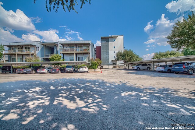 Listing photo id 38 for 831 Flores St S 2101