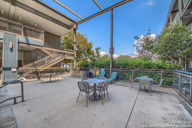 Listing photo id 39 for 831 Flores St S 2101