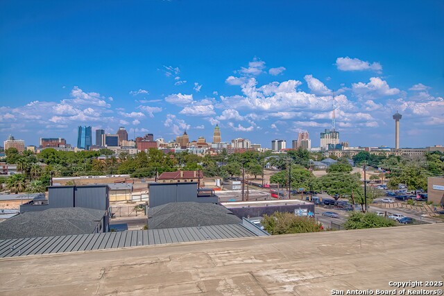 Listing photo id 40 for 831 Flores St S 2101