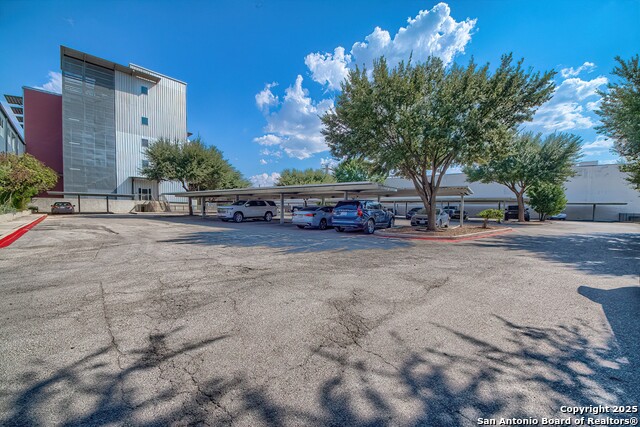 Listing photo id 41 for 831 Flores St S 2101