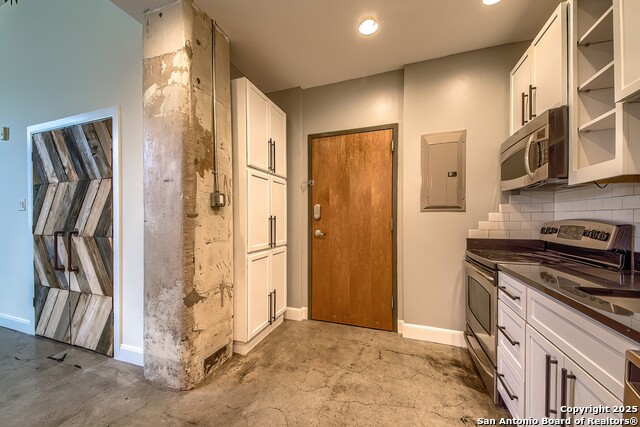 Listing photo id 5 for 831 Flores St S 2101