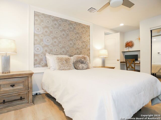 Listing photo id 21 for 425 Parland Place  423