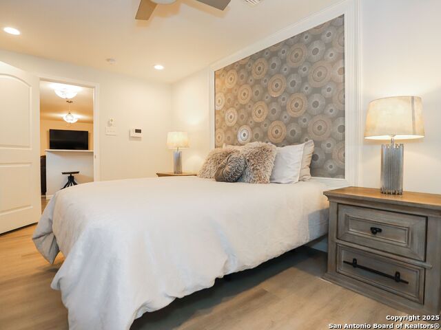 Listing photo id 22 for 425 Parland Place  423