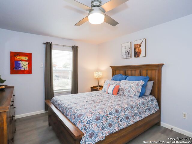 Listing photo id 26 for 425 Parland Place  423