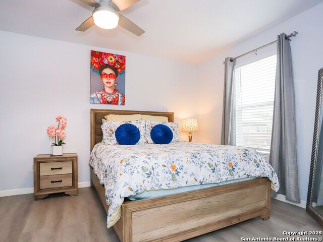 Listing photo id 29 for 425 Parland Place  423
