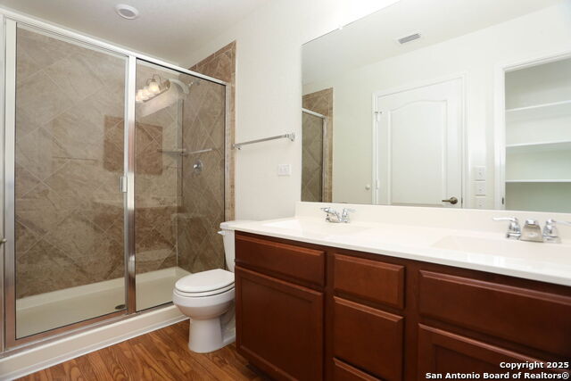 Image 13 of 25 For 1126 Galapagos