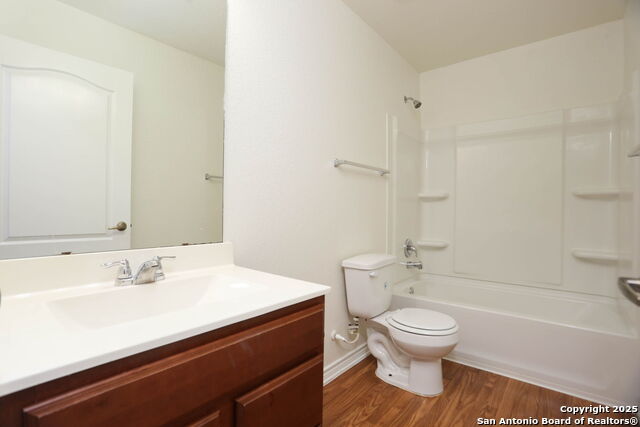 Image 18 of 25 For 1126 Galapagos