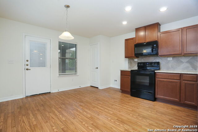 Image 8 of 25 For 1126 Galapagos