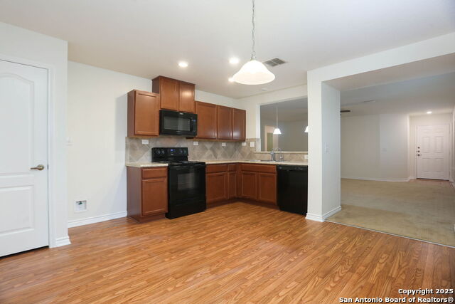 Image 9 of 25 For 1126 Galapagos