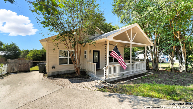 Details for 486 South E, New Braunfels, TX 78132
