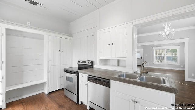 Image 18 of 38 For 486 South E