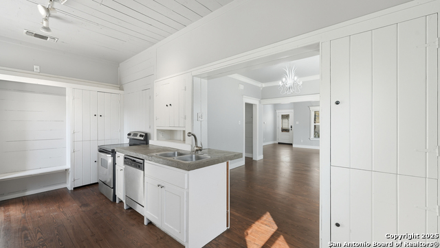 Image 19 of 38 For 486 South E