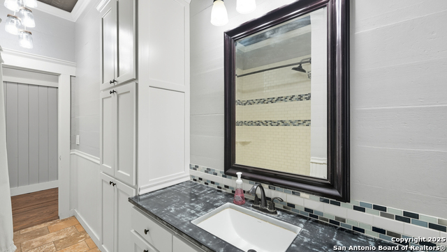 Image 25 of 38 For 486 South E