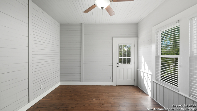 Image 31 of 38 For 486 South E