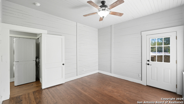 Image 32 of 38 For 486 South E