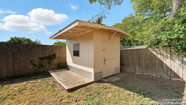 Image 38 of 38 For 486 South E