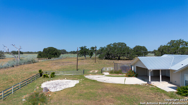 Listing photo id 10 for 3752 Fm 77  