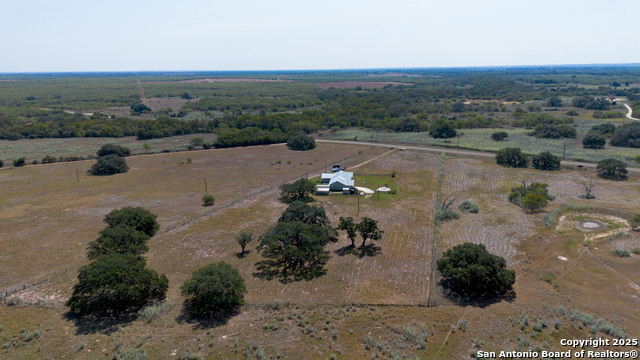 Listing photo id 11 for 3752 Fm 77  