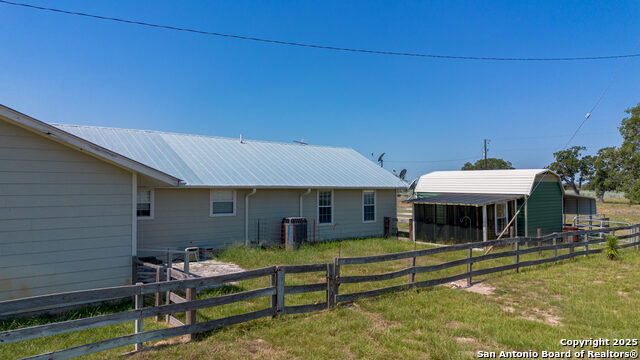 Listing photo id 21 for 3752 Fm 77  