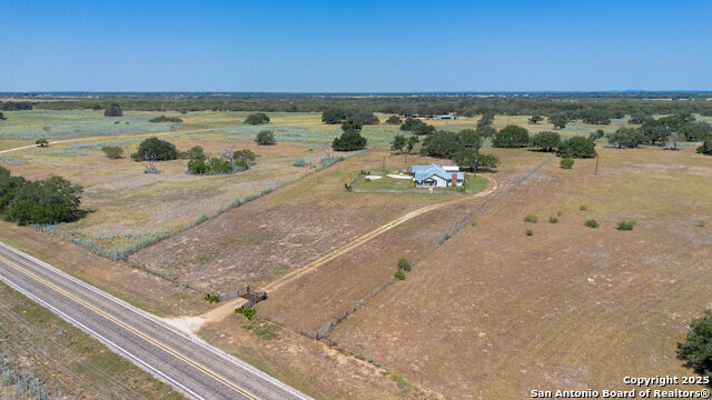 Listing photo id 2 for 3752 Fm 77  