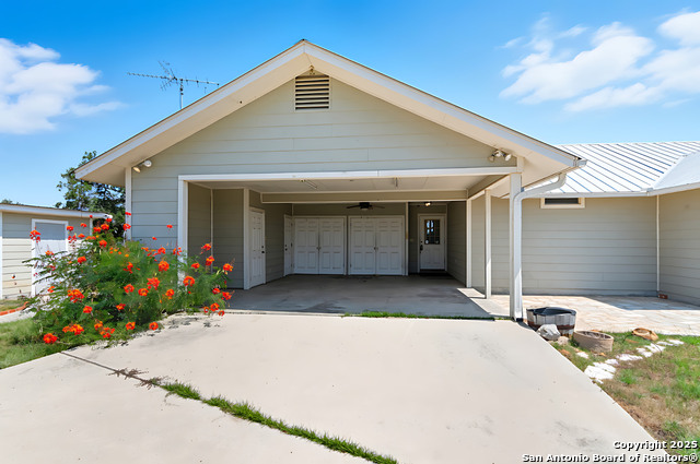 Listing photo id 50 for 3752 Fm 77  