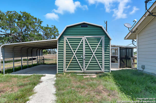 Listing photo id 51 for 3752 Fm 77  