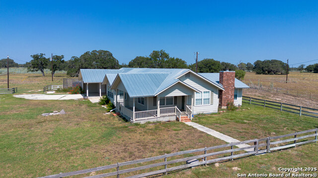 Listing photo id 6 for 3752 Fm 77  