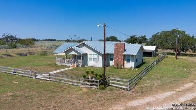 Listing photo id 7 for 3752 Fm 77  