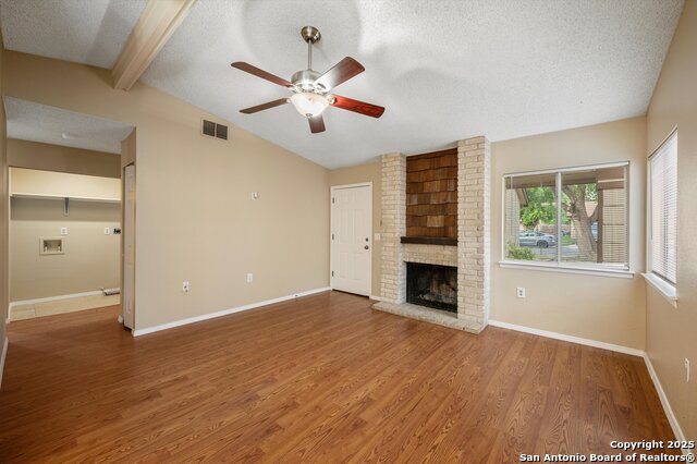 Listing photo id 8 for 16355 Bitter Creek