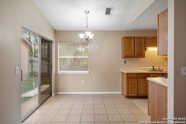 Listing photo id 10 for 16355 Bitter Creek