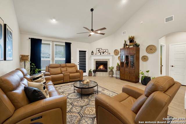 Image 15 of 40 For 2223 Bluewood