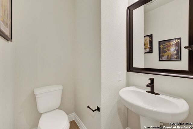 Image 21 of 40 For 2223 Bluewood