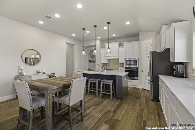 Listing photo id 13 for 1901 Creekview