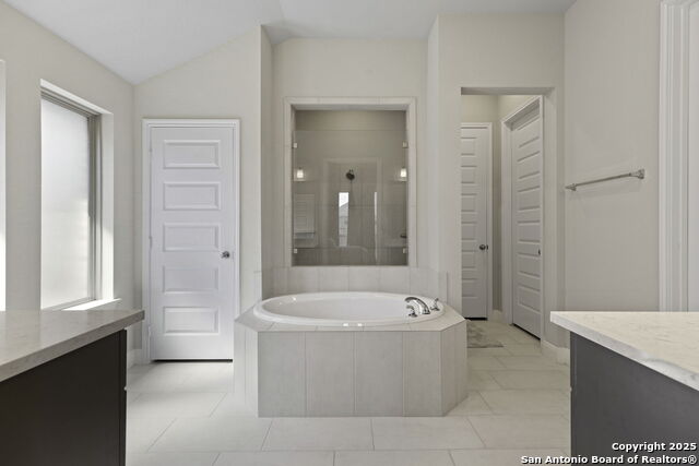 Listing photo id 21 for 1901 Creekview