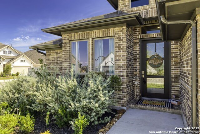 Listing photo id 4 for 1901 Creekview