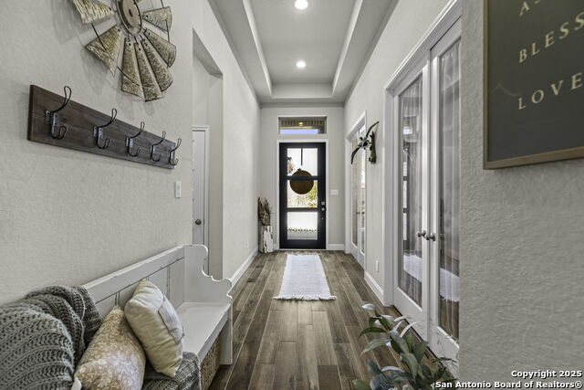 Listing photo id 5 for 1901 Creekview