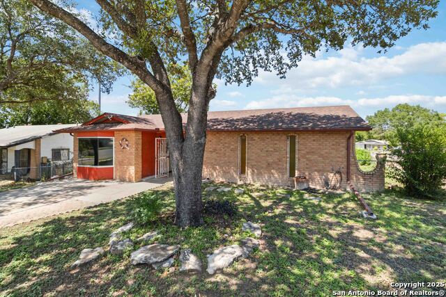 Image 4 of 31 For 5503 Hemphill