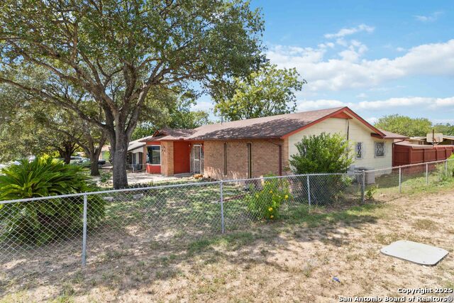 Image 5 of 31 For 5503 Hemphill