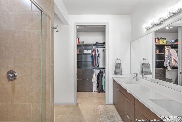 Image 13 of 30 For 17902 La Cantera Unit 216