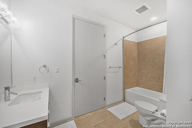 Image 19 of 30 For 17902 La Cantera Unit 216