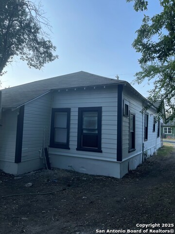 Image 2 of 11 For 1610 Hays  