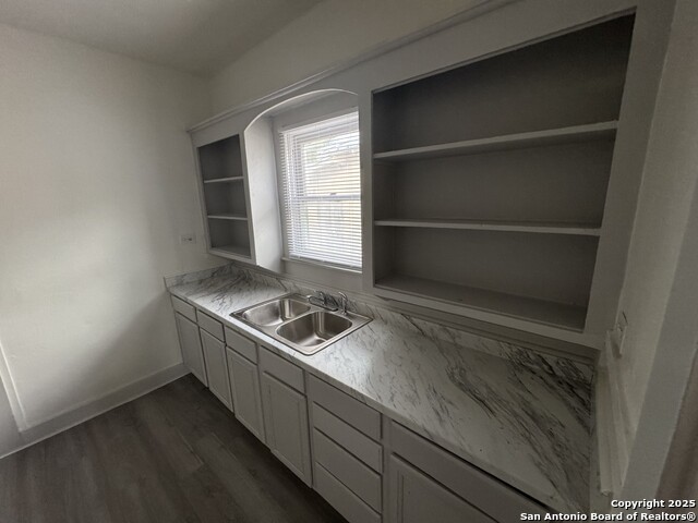 Image 5 of 11 For 1610 Hays  