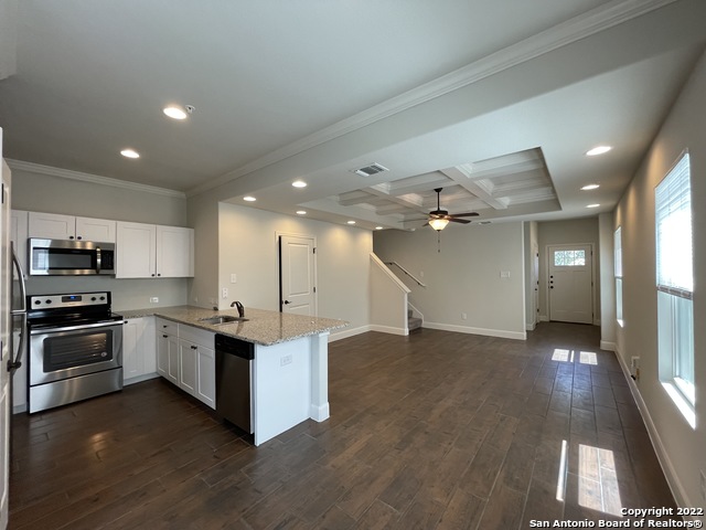 Listing photo id 1 for 6423 Melanzane Ave  102